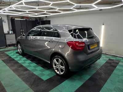 Mercedes A 180 CDI d blue Urban  1,5 Ltr. - 80 kW CDI Xenon Sièges Sport (2014) - Foto 7