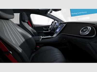 Mercedes EQE 4MATIC AMG-Line (2022) - Photo 10