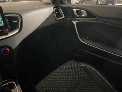 Kia XCeed 1.5 PULSE (2024) - Photo 9