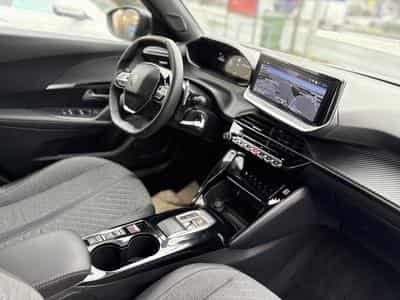 Peugeot 2008 1.2T 130 ALLURE EAT8 * GARANTIE 36 MOIS * (2024) - Photo 6