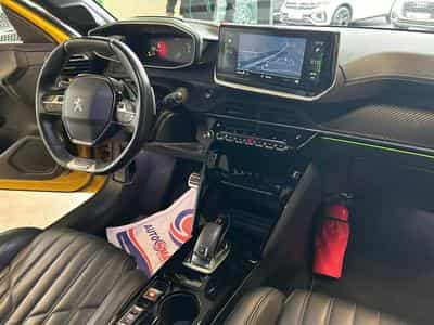 Peugeot 208 GT-Line (2020) - Photo 10