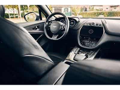 Aston-Martin DBX (2022) - Photo 2