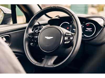 Aston-Martin DBX (2022) - Photo 5