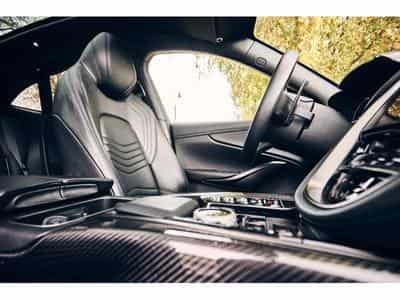 Aston-Martin DBX (2022) - Photo 9