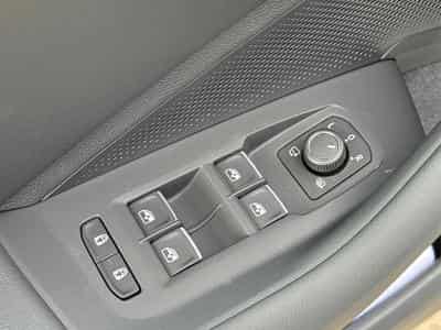 VW Passat Variant Elegance (2026) - Photo 13