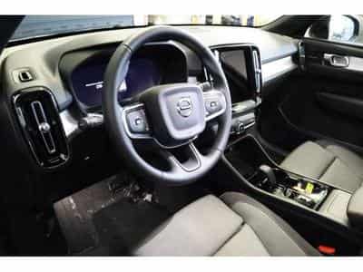 Volvo XC40 Dark (2025) - Photo 12