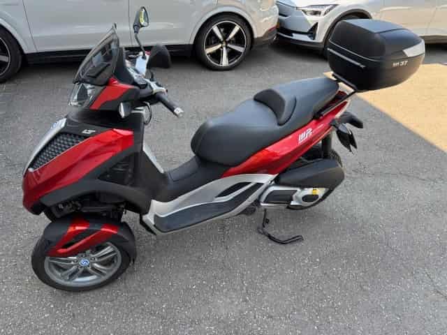 Piaggio MP3 300ie YOURBAN (2014) - Photo 1