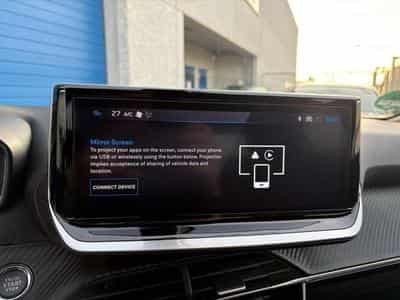 Peugeot 2008 2008 Hybrid 145 e-DSC Allure (2025) - Foto 6