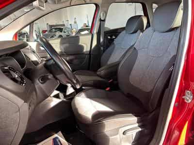 Renault Captur (2019) - Photo 11