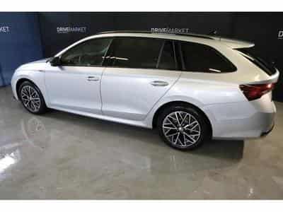 Skoda Octavia Sportline (2024) - Photo 12