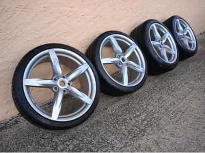 Felgen und Reifen – 20" - Foto 1