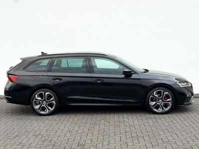 Skoda Octavia Octavia Combi RS 2.0 TDI DSG /LED/ACC/1.HAND/ (2021) - Photo 4