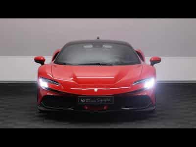 Ferrari SF90 4.0 V8 (2022) - Photo 2