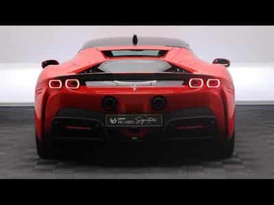 Ferrari SF90 4.0 V8 (2022) - Photo 6