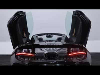 McLaren 750S Spider (2023) - Photo 10