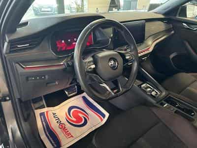 Skoda Octavia RS 4X4 (2023) - Photo 8