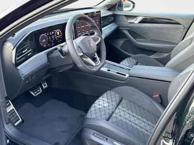 VW Passat Variant R-Line (2026) - Photo 9