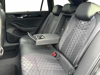 VW Passat Variant R-Line (2026) - Photo 14