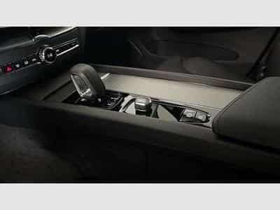 Volvo XC60 Plus Dark (2023) - Foto 9