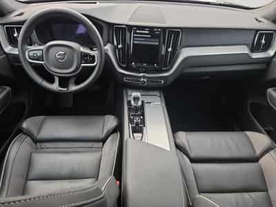 Volvo XC60 B5 Black Edition Plus / Essence (2025) - Foto 3