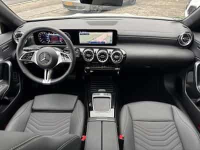 Mercedes CLA 200 BREAK - JUSQU'A 48 MOIS DE GARANTIE (2025) - Foto 11