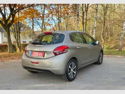 Peugeot 208 1.2 (2015) - Photo 2