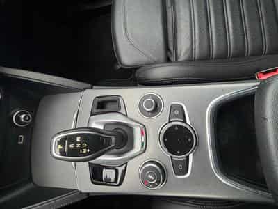 Alfa-Romeo Stelvio Veloce (2022) - Foto 11