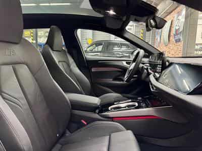 Audi A6 A6 Avant 2.0 TDi 204cv Auto S-LINE (New Modèle) (2025) - Foto 8