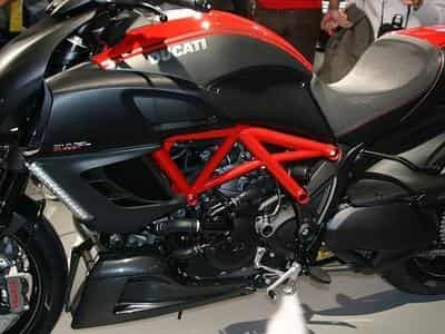 Ducati Diavel Red carbon (2011) - Foto 3