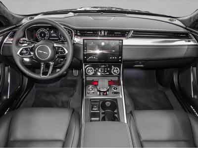 Jaguar XF (2023) - Photo 4