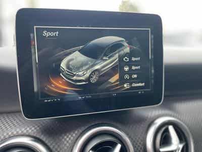 Mercedes A 180 Sport 7G-DCT Toit Ouvrant (2016) - Foto 11