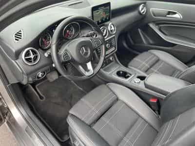 Mercedes A 180 Sport 7G-DCT Toit Ouvrant (2016) - Foto 6