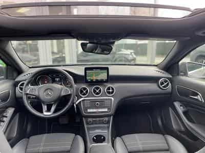Mercedes A 180 Sport 7G-DCT Toit Ouvrant (2016) - Foto 12