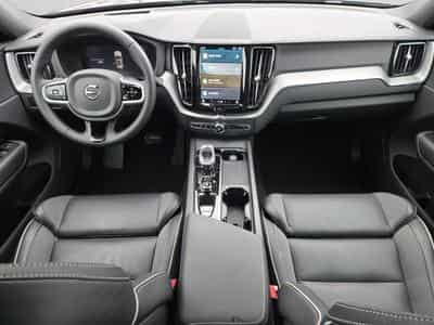 Volvo XC60 b5 Black Edition Plus / Essence (2025) - Foto 3