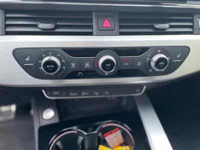 Audi A4 A4 Avant 35 TFSI S-tronic S line (2022) - Foto 10