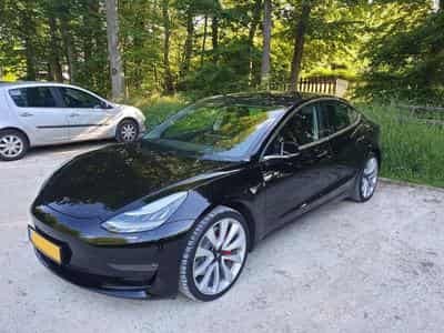 Tesla Model 3 Performance (2019) - Foto 1