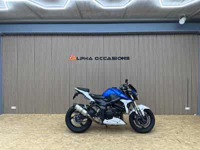 Suzuki GSR 750 (2013) - Photo 1