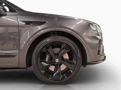 Bentley Bentayga V8 Azure (2023) - Foto 6