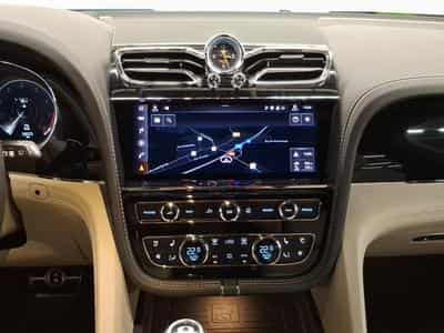 Bentley Bentayga V8 Azure (2023) - Foto 9