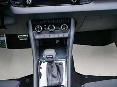Skoda Karoq Sportline 2.0 TSI 4x4 DSG (2026) - Photo 11