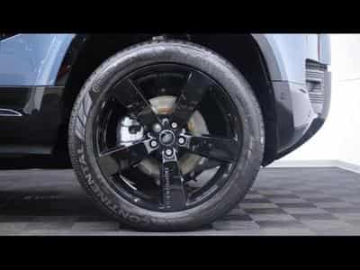 Land-Rover Defender 110 D200 X-Dynamic SE AWD Auto (2026) - Photo 9