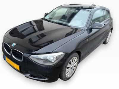 BMW 114 attache remorque (2014) - Photo 1