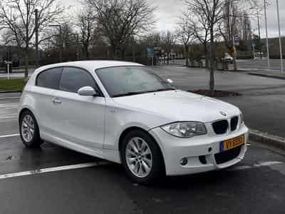 BMW 118 Série 1 M Sport Edition (2009) - Photo 1