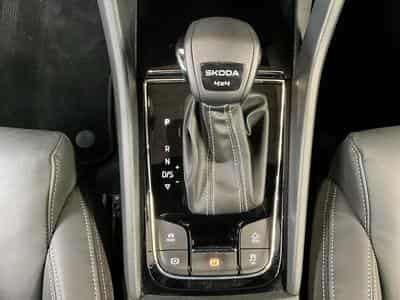 Skoda Karoq Sportline+DSG+4x4+P.Perf. (2025) - Foto 12