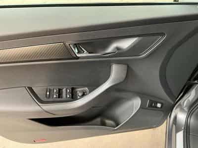 Skoda Karoq Sportline+DSG+4x4+P.Perf. (2025) - Foto 14