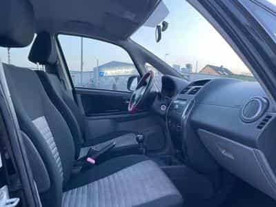 Suzuki SX4 1.6 SX4-Benzin-4x4-TÜV 2/2027 (2009) - Photo 10