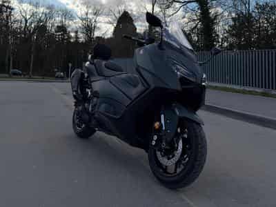 Yamaha T-Max 560 Tech Kamo (2025) - Foto 1