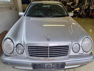 Mercedes E 320 (1998) - Photo 1