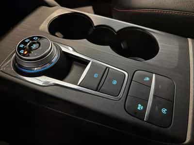 Ford Kuga ST-Line (2021) - Photo 11