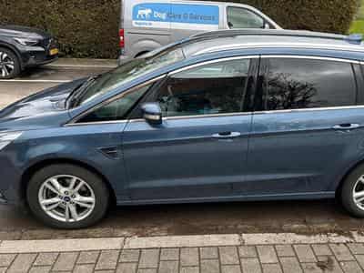 Ford S-Max Titanium 2.5i HEV 190ch / 140kw HF45aut (2023) - Foto 1